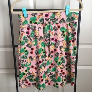 Agnes & Dora live in skirt